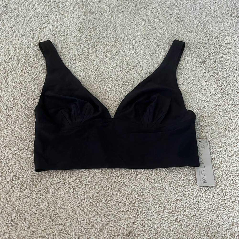 Silky black cropped tank! Never has been worn!! Size M